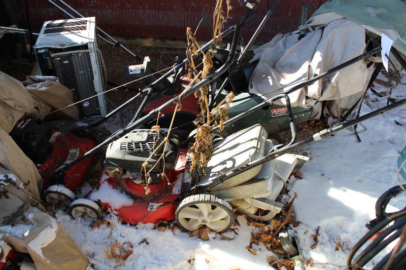 lot 346 image: Lot of (2) Mowers For Parts