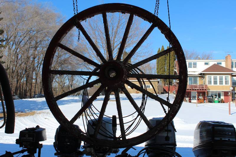 lot 345 image: Vintage Wood Wagon Wheel