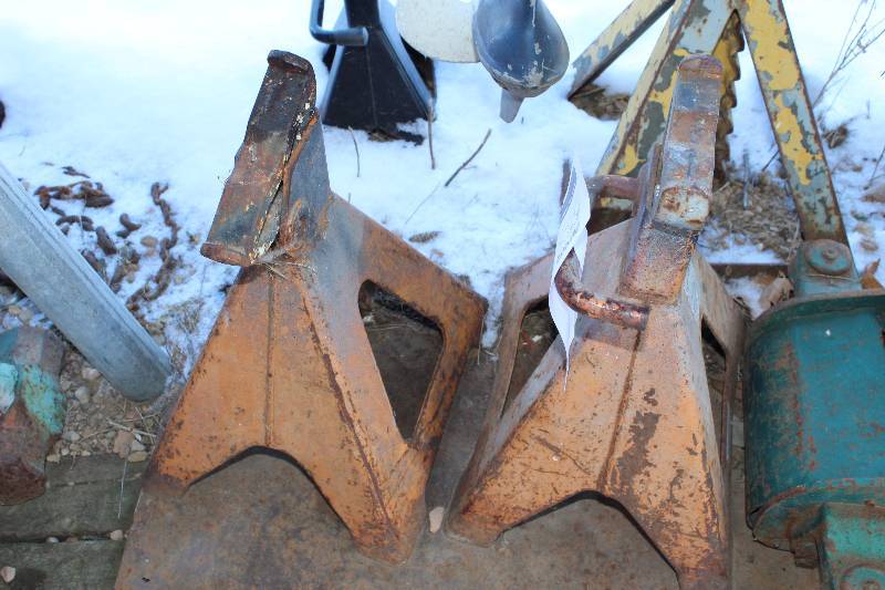 lot 344 image: Jack Stands