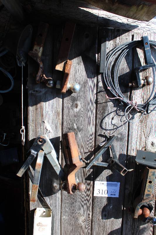 lot 310 image: Hitches
