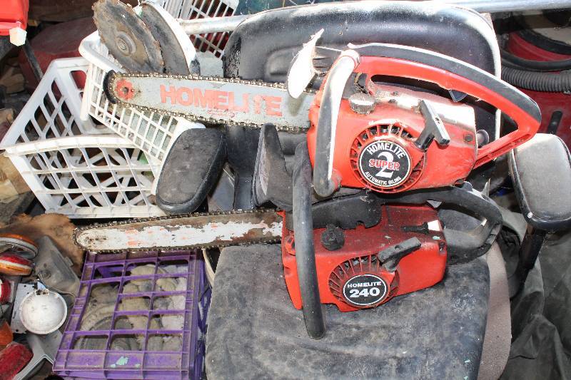 lot 324 image: Chain Saws