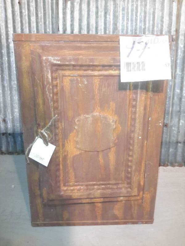lot 17 image: Vintage Pie Storage cabinet