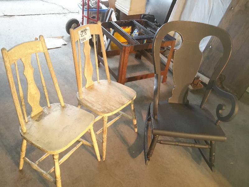 lot 28 image: Solid wood rocker and 2 side chairs