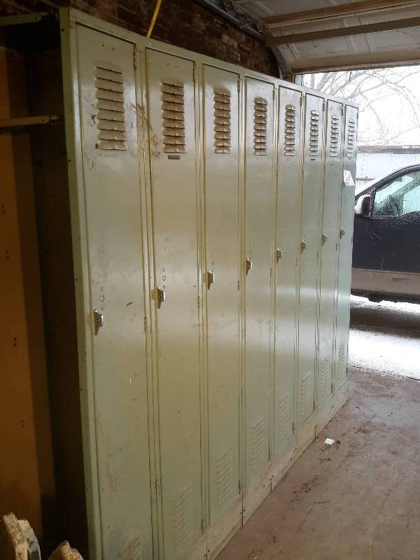 lot 38 image: Medart, 8 locker system