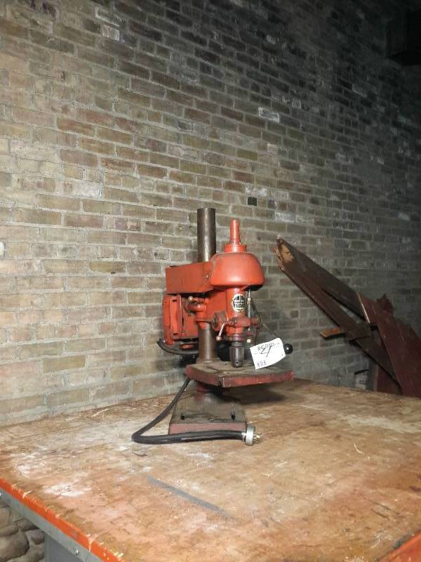 lot 4 image: Walker Turner Drill Press.. 220 v  Untested