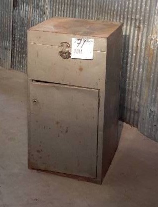 lot 71 image: Steel Cabinet with drawers