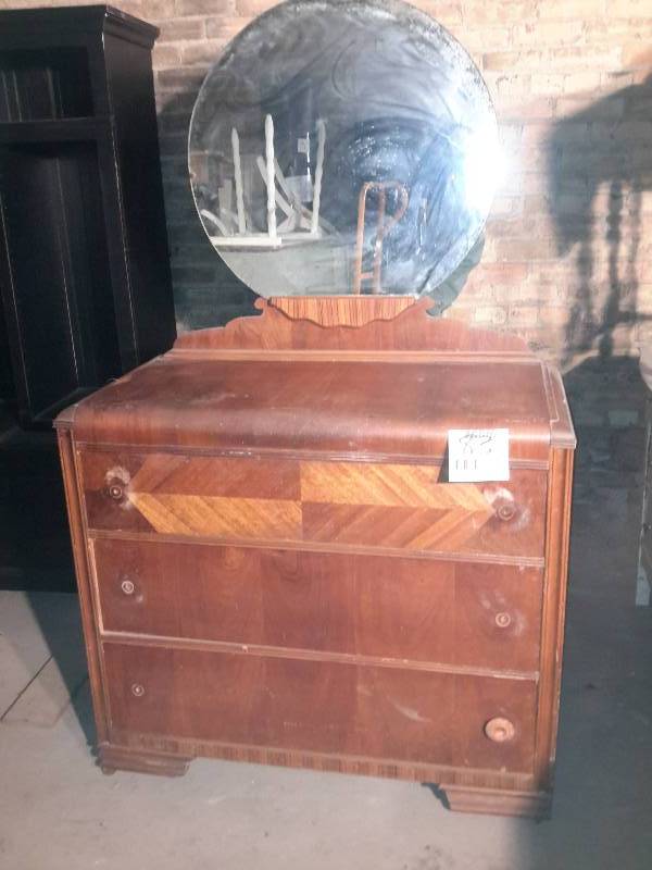 lot 83 image: Waterfall front bureau with Mirror