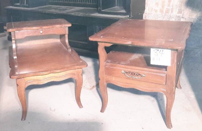 lot 84 image: 2 Solid wood end tables