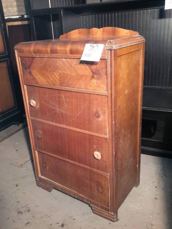lot 90 image: 4 Drawer dresser with waterfall topfront.   Has herring bone inlay on top drawer.. Matches lot 83 and 89