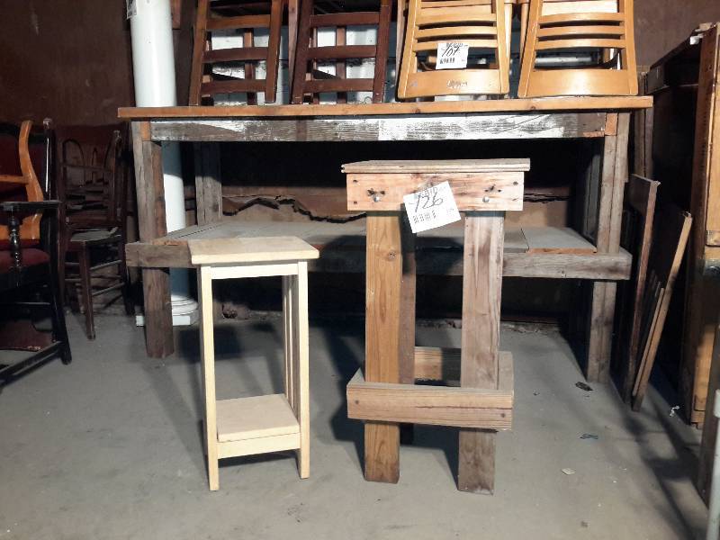 lot 126 image: 2 small wood tables