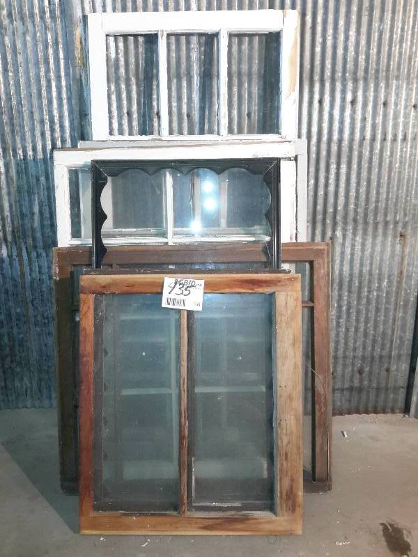 lot 135 image: 7 Windows as pictured
