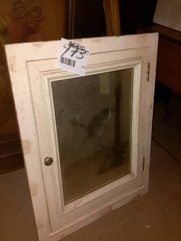 lot 173 image: Vintage Wall Medicine Cabinet. .Nice shape