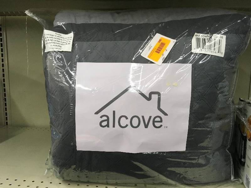 lot 540 image: ALCOVE COMFORTER SET, FULL SIZE