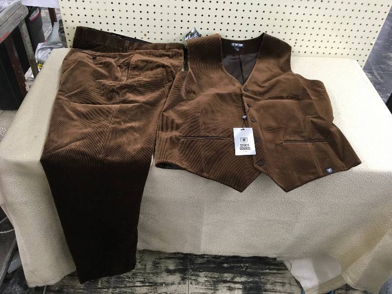 lot 574 image: STACY ADAMS SIZE XL, VELVET PANTS AND VEST