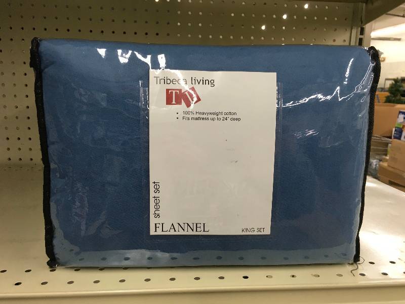 lot 579 image: FLANNEL COTTON SOLID SHEET SET, SIZE KING