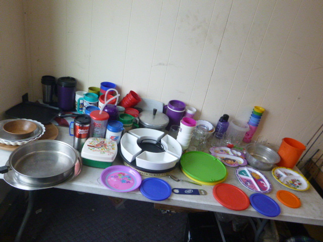 lot 27 image: Miscellaneous Kitchen Items