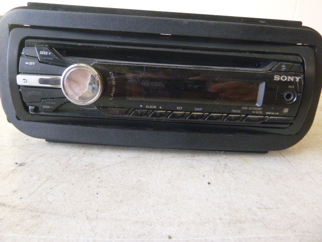 lot 36 image: Sony Car Stereo