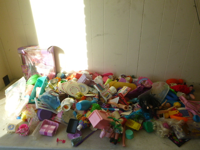 lot 38 image: Miscellaneous Toys