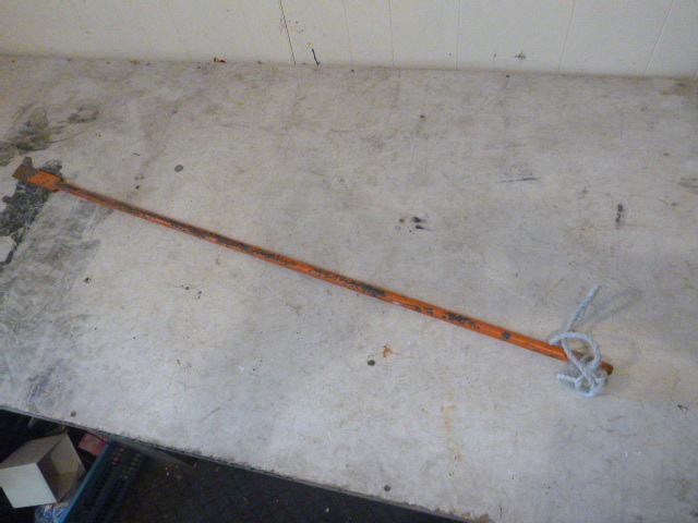 lot 49 image: Ice Chisel