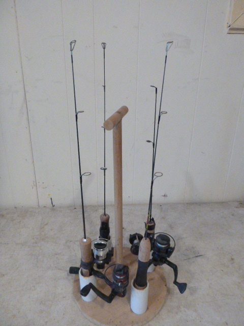 lot 54 image: 4 Ice Fishing Rods and Reels