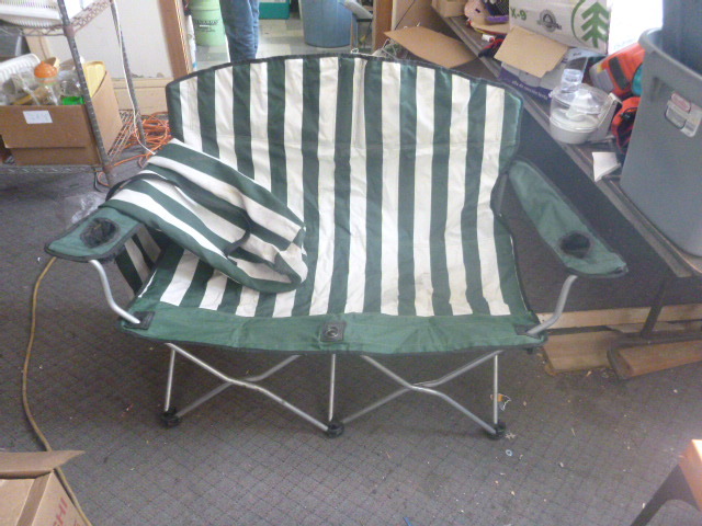 lot 80 image: Duo Folding Lawn Chair