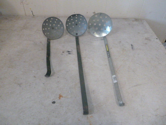 lot 82 image: 3 Ice Fishing Scoops