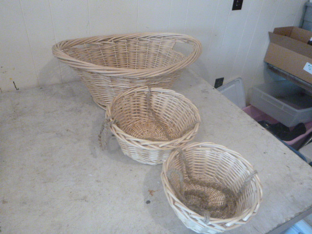 lot 84 image: 3 Baskets