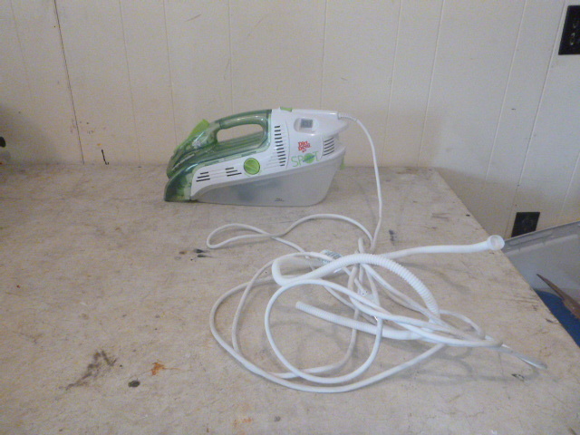 lot 90 image: Dirt Devil Spot Scrubber