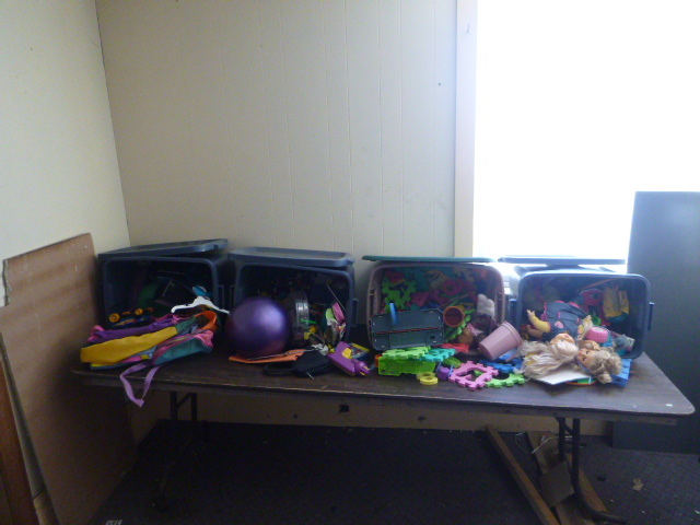 lot 115 image: 4 Totes Full of Toys