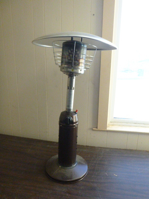 lot 121 image: Table Top Patio Heater