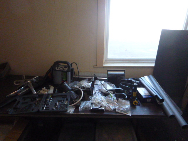 lot 132 image: Miscellaneous Garage Items