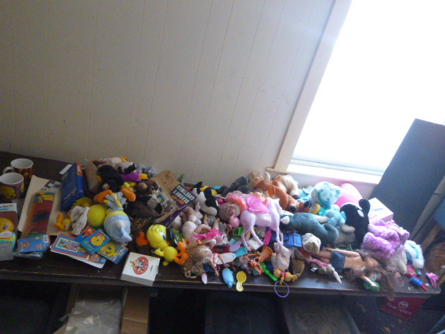 lot 140 image: Miscellaneous Toys