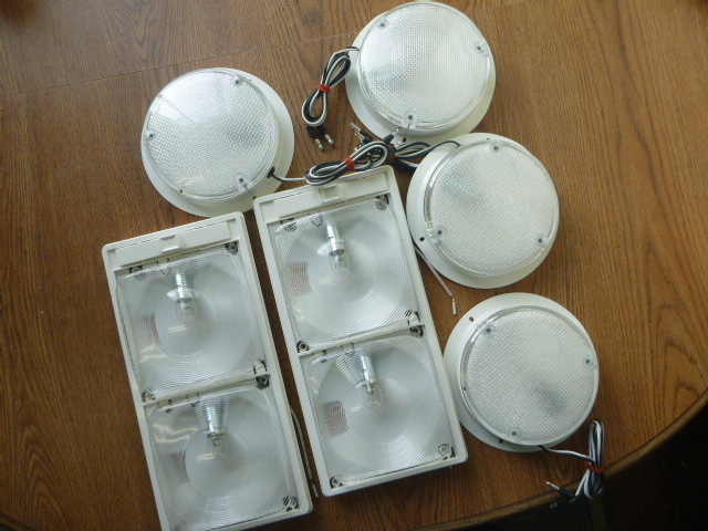 lot 144 image: 6 Fish House Lights
