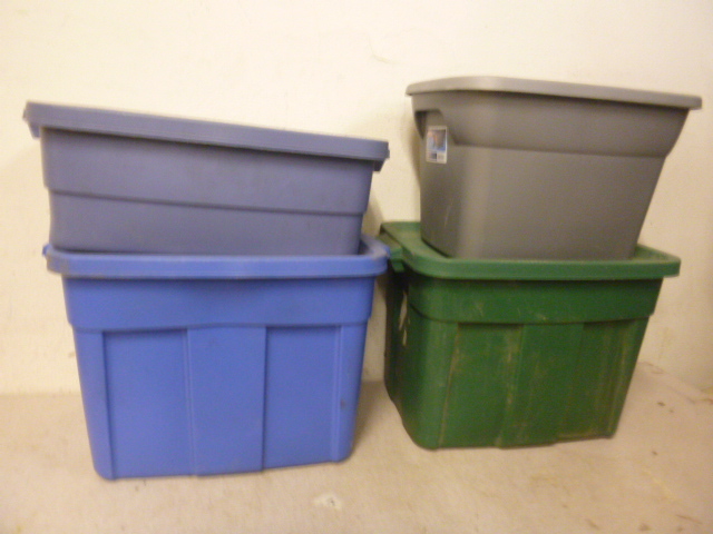 lot 7 image: 4 Totes with Lids