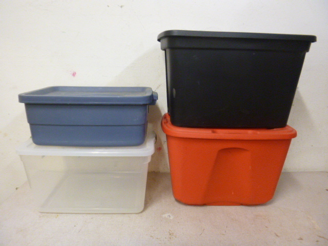 lot 10 image: 4 Totes with Lids