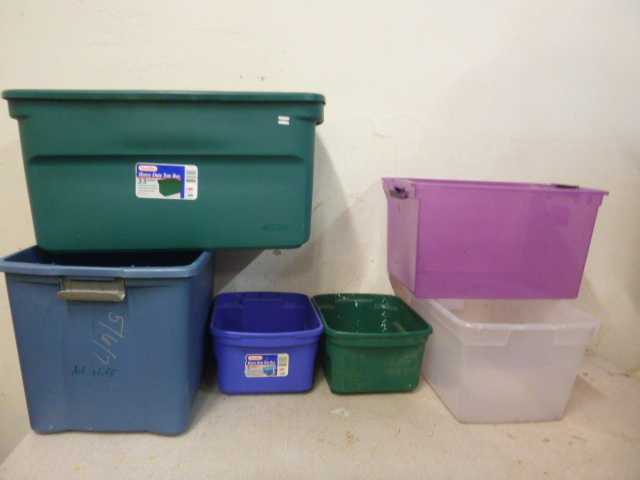 lot 12 image: 6 Totes
