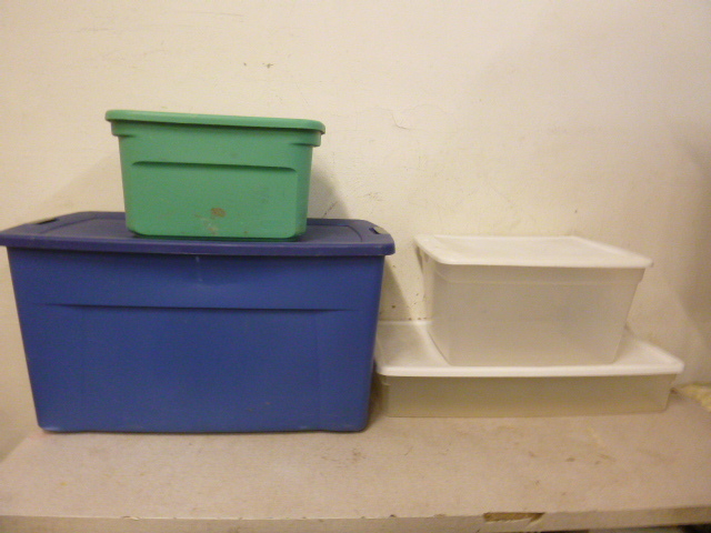 lot 13 image: 4 Totes with Lids