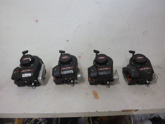 lot 18 image: 4 Briggs & Stratton Engines