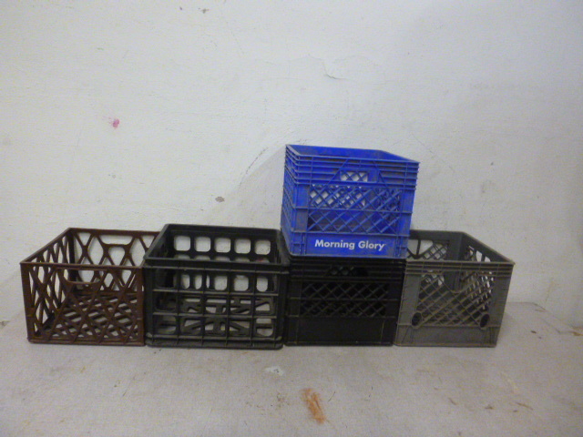lot 21 image: 5 Milk Crates