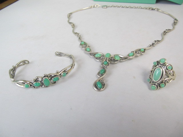 lot 22 image: Sterling Silver wGreen Variscite Necklace Bracelet & Ring