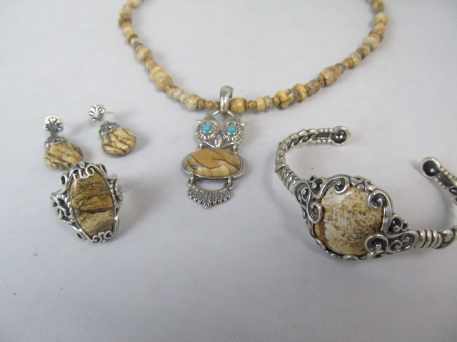 lot 27 image: Sterling Silver Jasper & Turquoise OWL Pendant Necklace Bracelet Ring & Earrings
