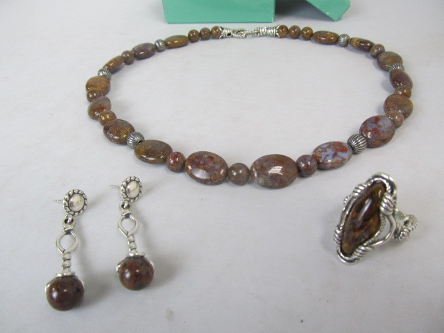lot 36 image: Sterling Silver wPolished Agate & Gemstone Necklace Ring & Earrings