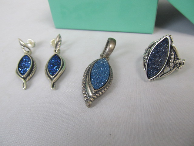 lot 37 image: Sterling Silver & Blue Drusy Pendant Ring & Earrings