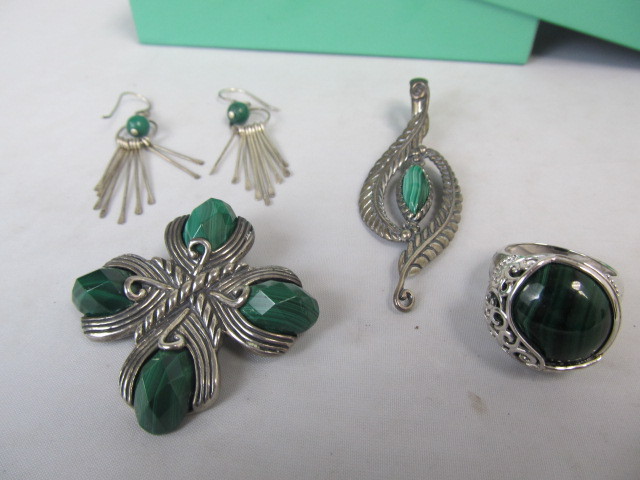 lot 39 image: Sterling Silver & Green MalachiteGemstone Pendant Brooch Ring & Earrings