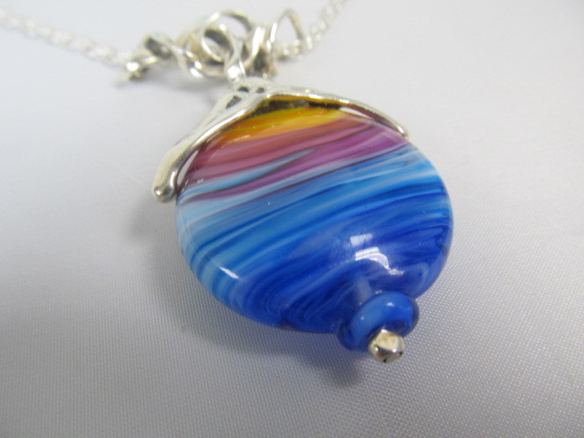 lot 83 image: Sterling Silver & Swirled Art Glass Pendant Necklace