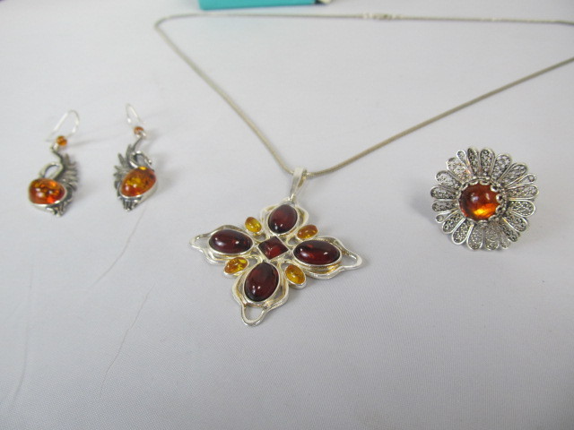 lot 87 image: Sterling Silver Amber Pendant Necklace Ring & Earrings