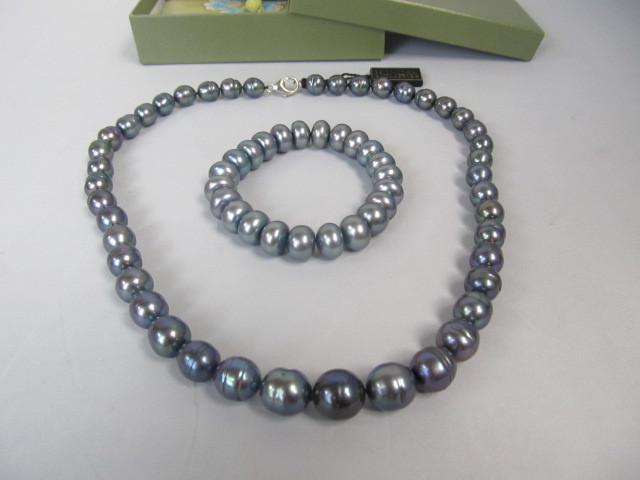 lot 125 image: Honora Genuine Large Diameter Pearl Necklace & Bracelet