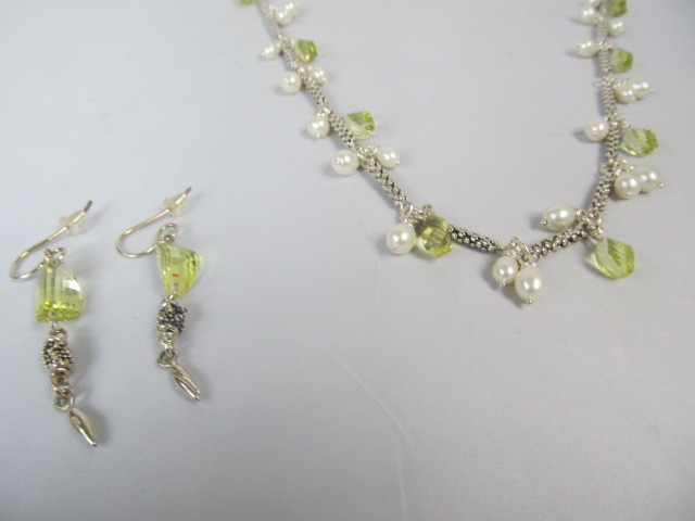 lot 127 image: Sterling Silver Pearl wCut Gemstone Necklace & Earrings