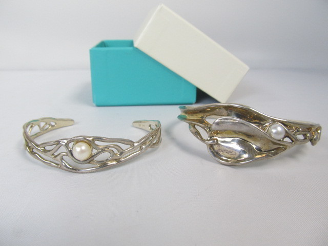 lot 131 image: 2 Hagit Gorali Sterling Silver & Pearl Cuff Bracelets