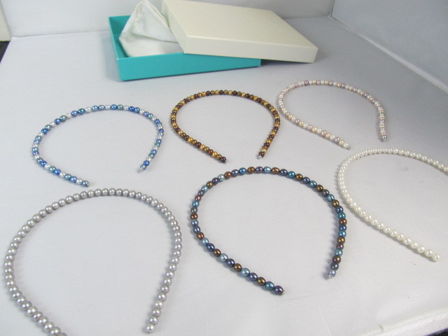lot 152 image: Set of 6 Genuine Multi Colored Pearl Headbands
